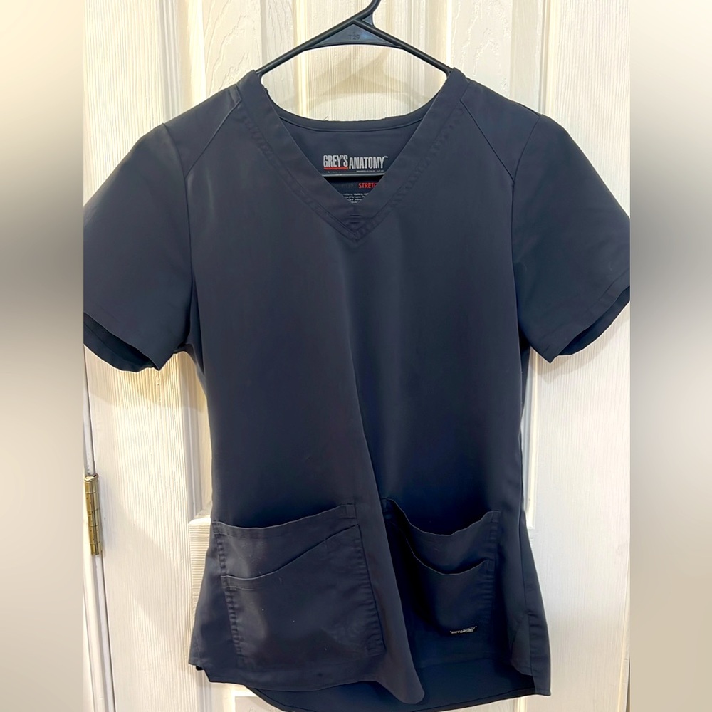Charcoal grey Greys anatomy . Top only. Size XS